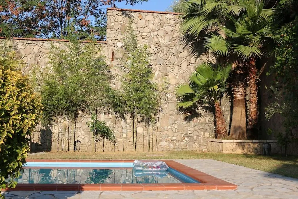 Private Hillside Villa Near Teg Full Privacy Tirana Albánie